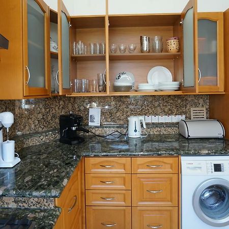 Unforgettable Family Escape - Cliffside Villa With Panoramic Sea Views And Kid-Friendly Private Pool ピッソウリ エクステリア 写真