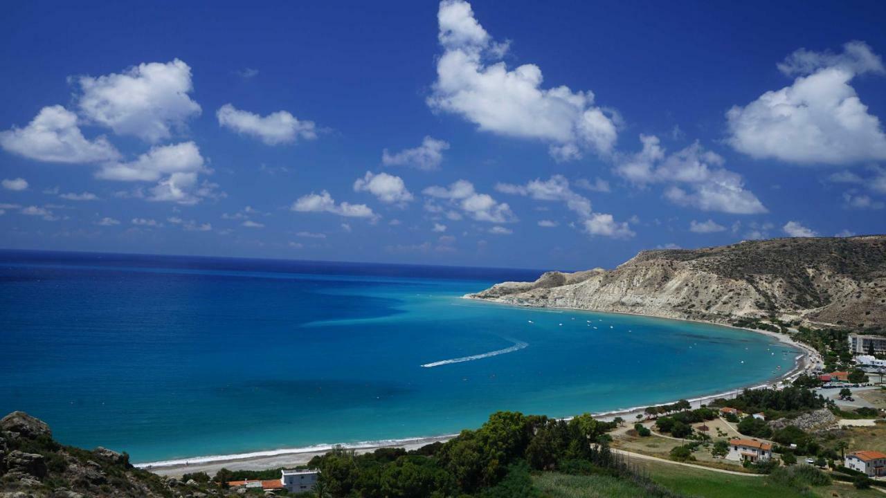 Unforgettable Family Escape - Cliffside Villa With Panoramic Sea Views And Kid-Friendly Private Pool ピッソウリ エクステリア 写真