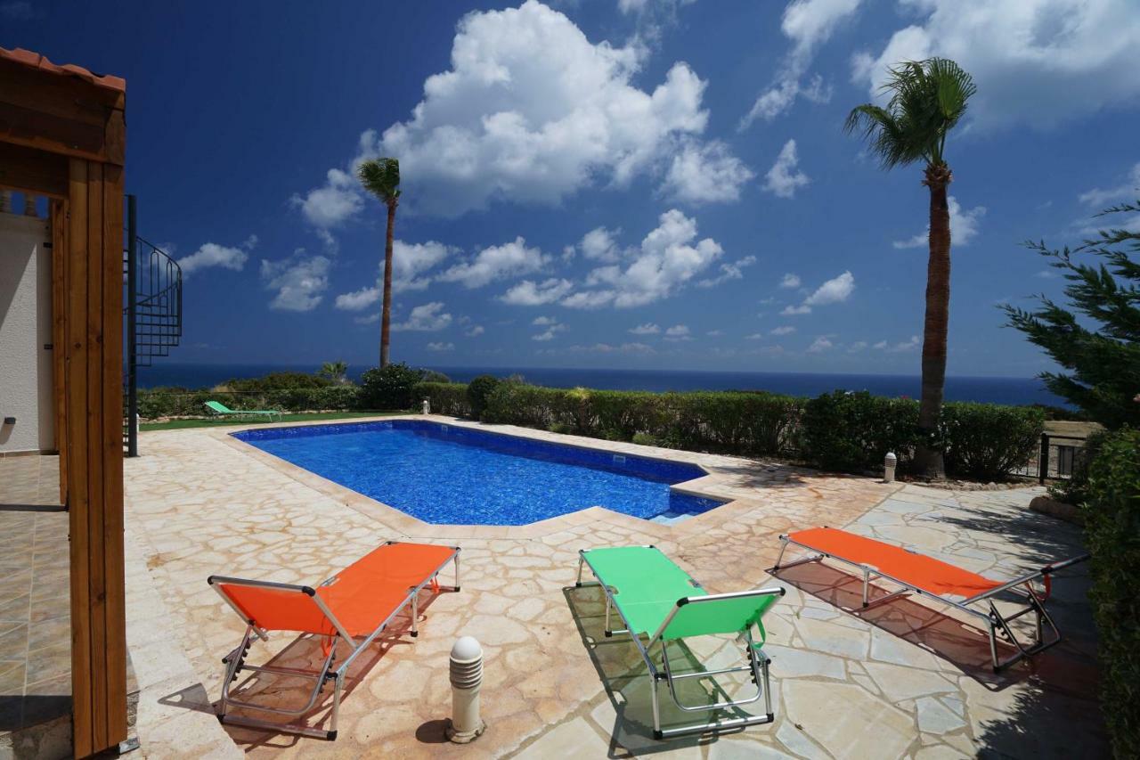 Unforgettable Family Escape - Cliffside Villa With Panoramic Sea Views And Kid-Friendly Private Pool ピッソウリ エクステリア 写真