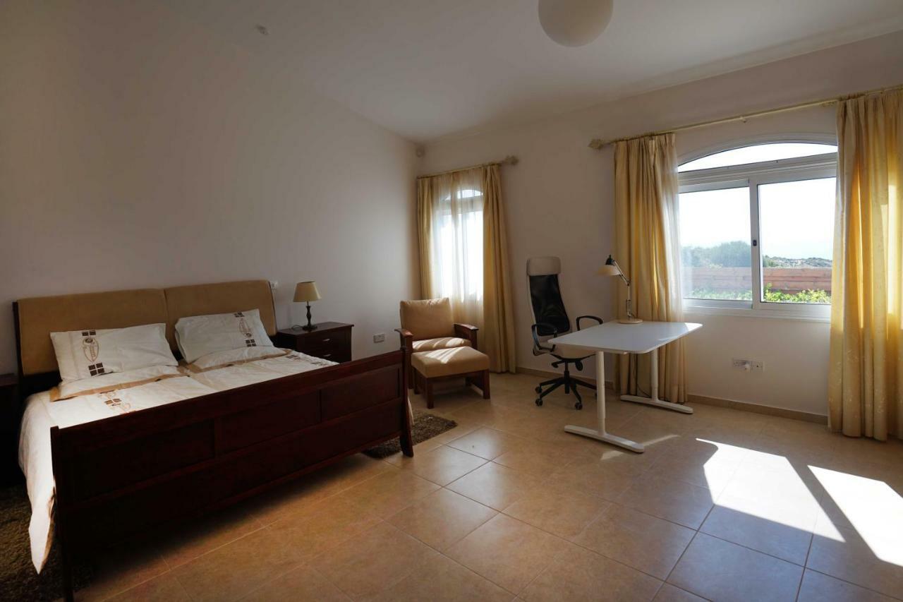 Unforgettable Family Escape - Cliffside Villa With Panoramic Sea Views And Kid-Friendly Private Pool ピッソウリ エクステリア 写真